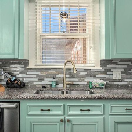 Beachy Bungalow! 2Bd, King Bed Galveston Eksteriør billede