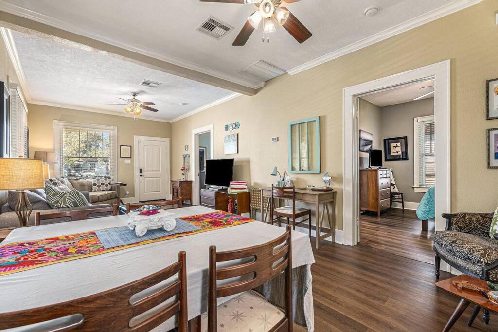Beachy Bungalow! 2Bd, King Bed Galveston Eksteriør billede