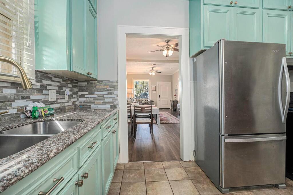 Beachy Bungalow! 2Bd, King Bed Galveston Eksteriør billede