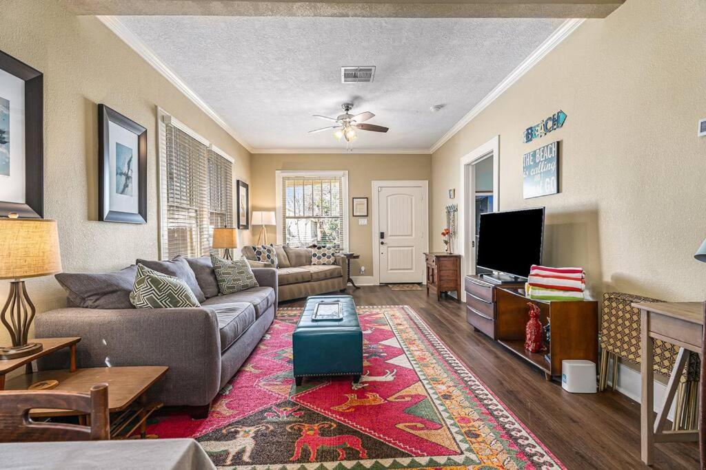 Beachy Bungalow! 2Bd, King Bed Galveston Eksteriør billede