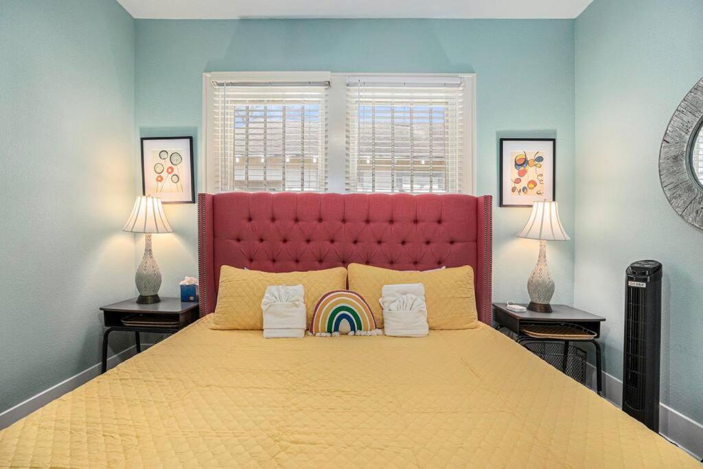 Beachy Bungalow! 2Bd, King Bed Galveston Eksteriør billede